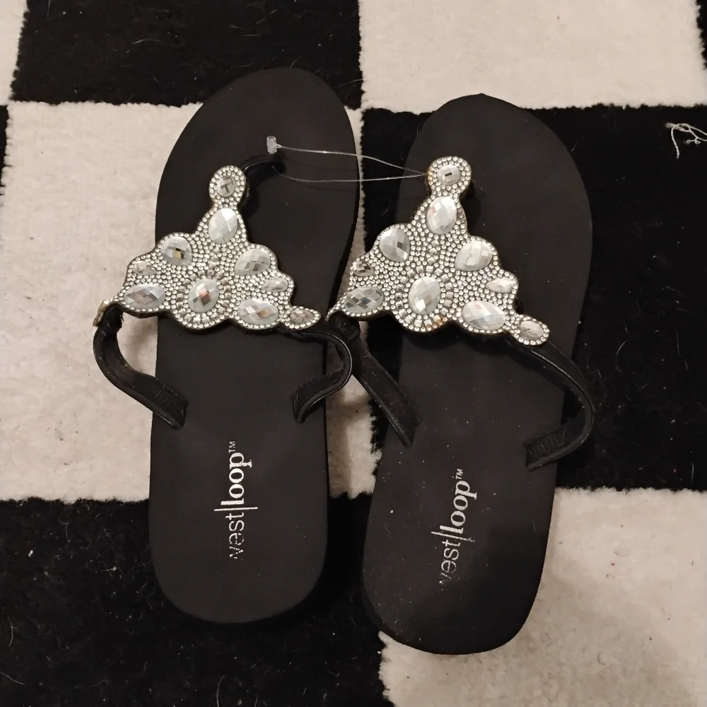 East Loop Sandals - Picture 2 of 6